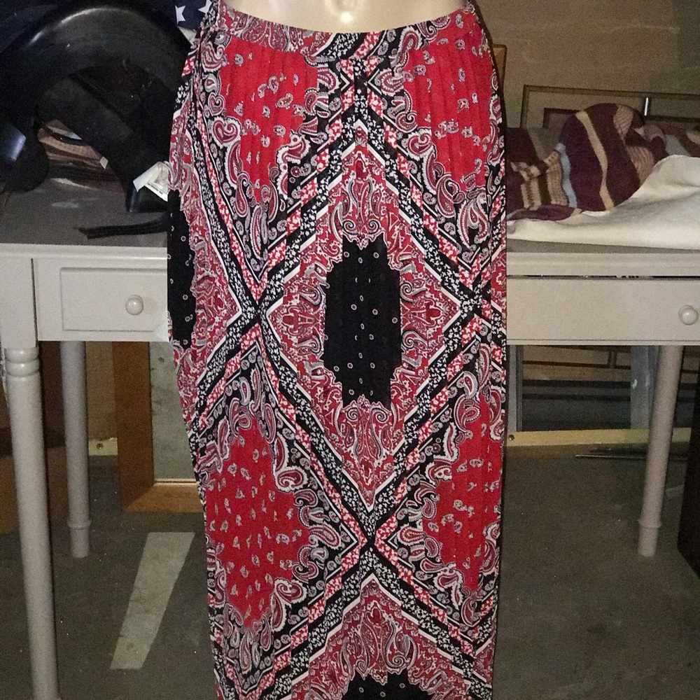 SZ M))MK Pleated Maxi Skirt.